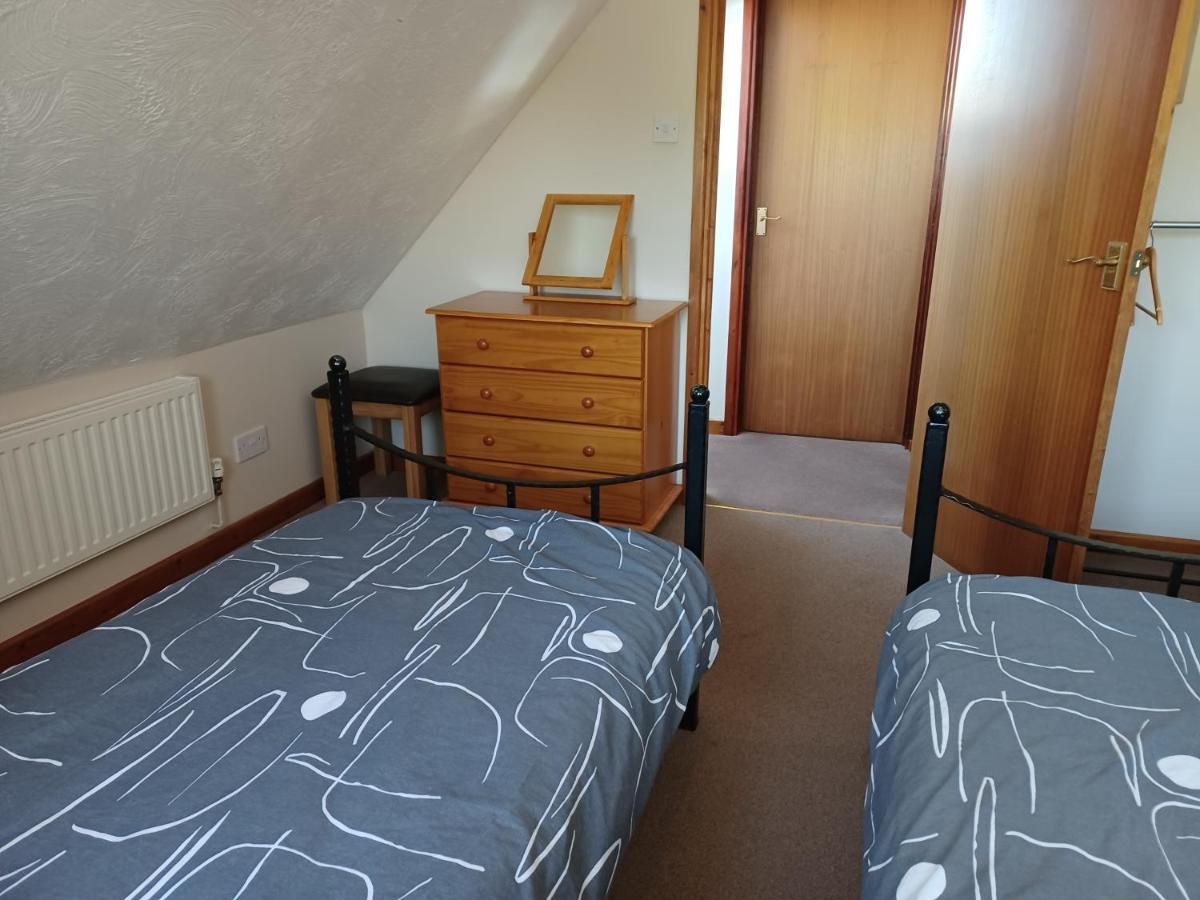 Dunroaming Cottage Pendine Bagian luar foto